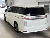 Nissan ELGRAND лот № 1074 оценка 3.5  с аукциона в Японии 4