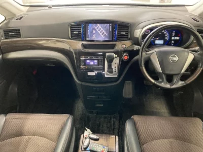 Nissan ELGRAND  с аукциона в Японии