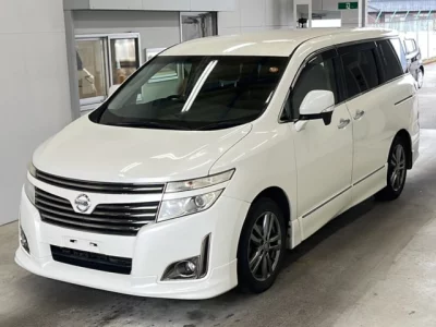 Nissan ELGRAND  с аукциона в Японии