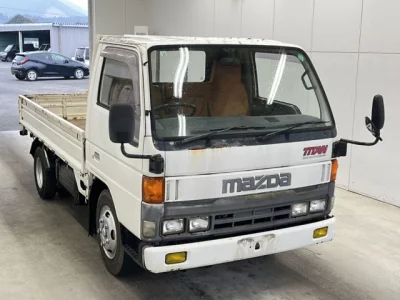 Mazda TITAN  с аукциона в Японии