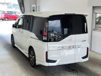 Honda STEP WAGON лот № 3056 оценка 4.5  с аукциона в Японии 4