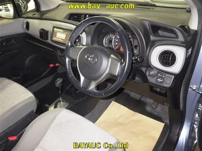 Toyota VITZ  с аукциона в Японии