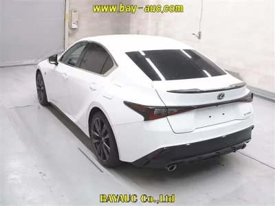 Lexus IS