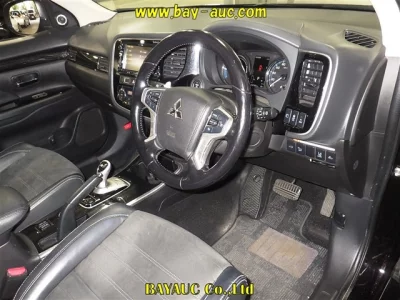 Mitsubishi OUTLANDER PHEV