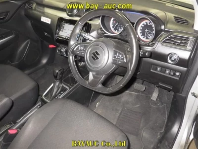 Suzuki SWIFT  с аукциона в Японии