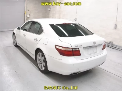 Lexus LS  с аукциона в Японии