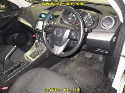 Mazda AXELA  с аукциона в Японии