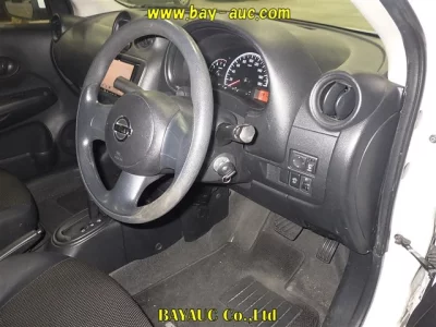 Nissan LATIO  с аукциона в Японии