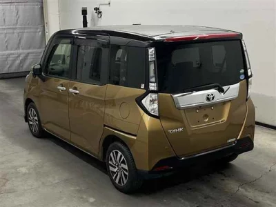 Toyota TANK