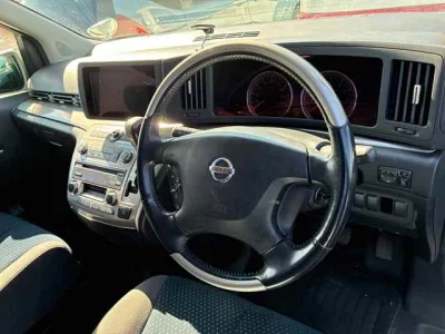 Nissan ELGRAND  с аукциона в Японии