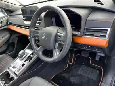 Mitsubishi OUTLANDER PHEV