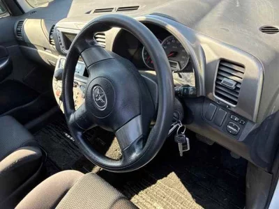 Toyota WISH  с аукциона в Японии