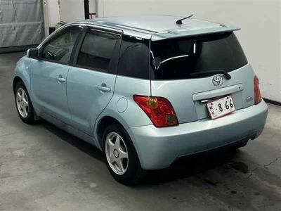 Toyota IST