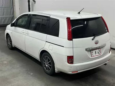 Toyota ISIS
