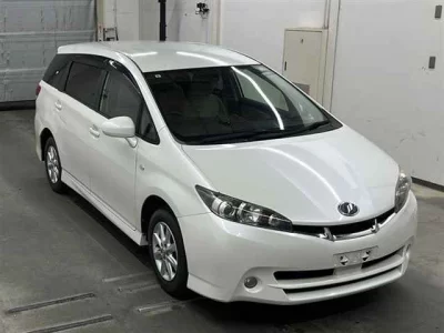 Toyota WISH  с аукциона в Японии