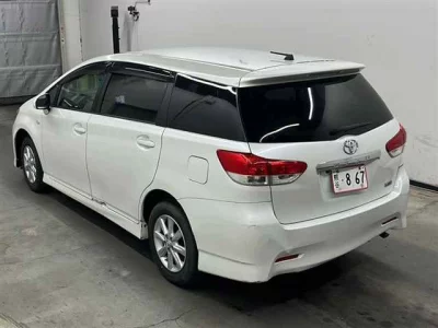Toyota WISH  с аукциона в Японии