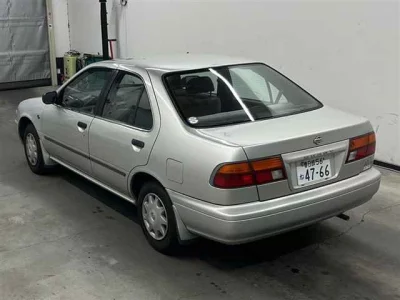 Nissan SUNNY  с аукциона в Японии