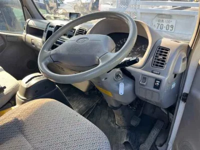 Toyota DYNA  с аукциона в Японии