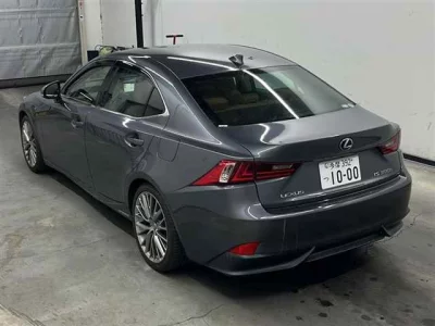 Lexus IS