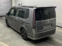 Honda STEP WAGON лот № 10121 оценка 4.5  с аукциона в Японии 1