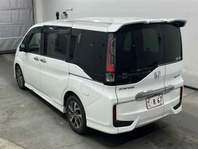 Honda STEP WAGON  с аукциона в Японии