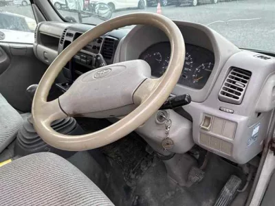 Toyota DYNA  с аукциона в Японии