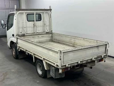 Toyota DYNA  с аукциона в Японии