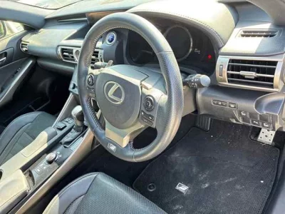 Lexus IS
