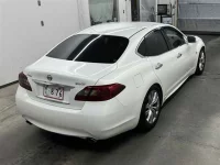 Nissan FUGA лот № 70177 оценка 4.5  с аукциона в Японии 4