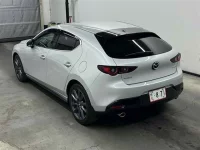 Mazda MAZDA3 лот № 15134 оценка R  с аукциона в Японии 1
