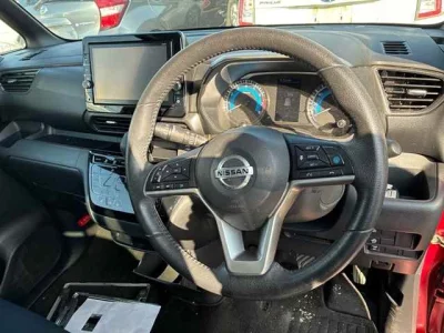 Nissan ROOX  с аукциона в Японии