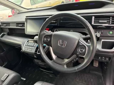 Honda STEP WAGON  с аукциона в Японии