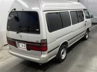 Toyota HIACE VAN лот № 85185 оценка 3.5  с аукциона в Японии 4