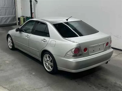 Toyota ALTEZZA  с аукциона в Японии