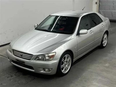 Toyota ALTEZZA  с аукциона в Японии