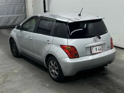 Toyota IST