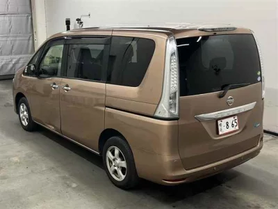 Nissan SERENA  с аукциона в Японии