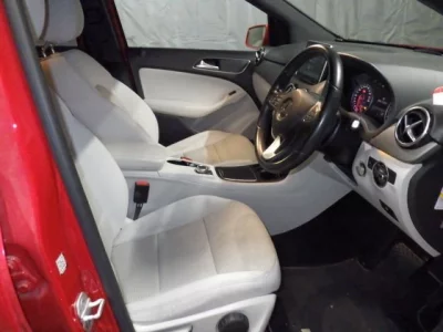 Mercedes-Benz B CLASS