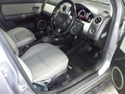 Mazda VERISA  с аукциона в Японии