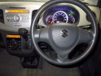 Suzuki WAGON R лот № 1551 оценка 4  с аукциона в Японии 3