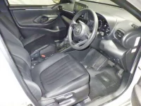 Toyota YARIS лот № 781 оценка 3.5  с аукциона в Японии 2