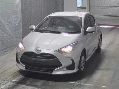 Toyota YARIS  с аукциона в Японии