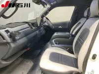 Toyota HIACE VAN лот № 105 оценка 4.5  с аукциона в Японии 3