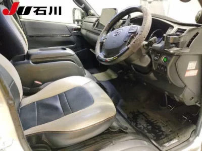 Toyota HIACE VAN  с аукциона в Японии