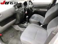 Toyota PROBOX лот № 106 оценка 3  с аукциона в Японии 3