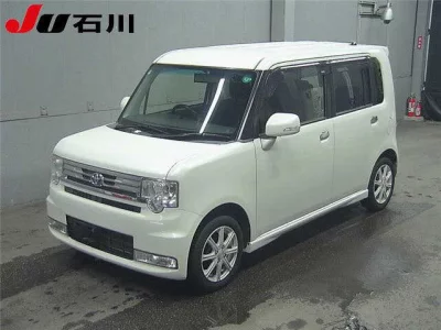 Toyota PIXIS SPACE  с аукциона в Японии