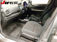 Honda FIT лот № 8006 оценка 3  с аукциона в Японии 3