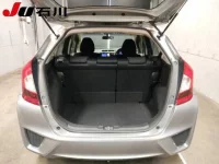 Honda FIT лот № 8006 оценка 3  с аукциона в Японии 5