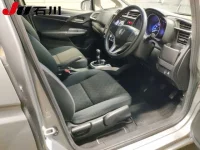 Honda FIT лот № 8006 оценка 3  с аукциона в Японии 2