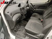 Toyota FUNCARGO лот № 4109 оценка 3.5  с аукциона в Японии 3